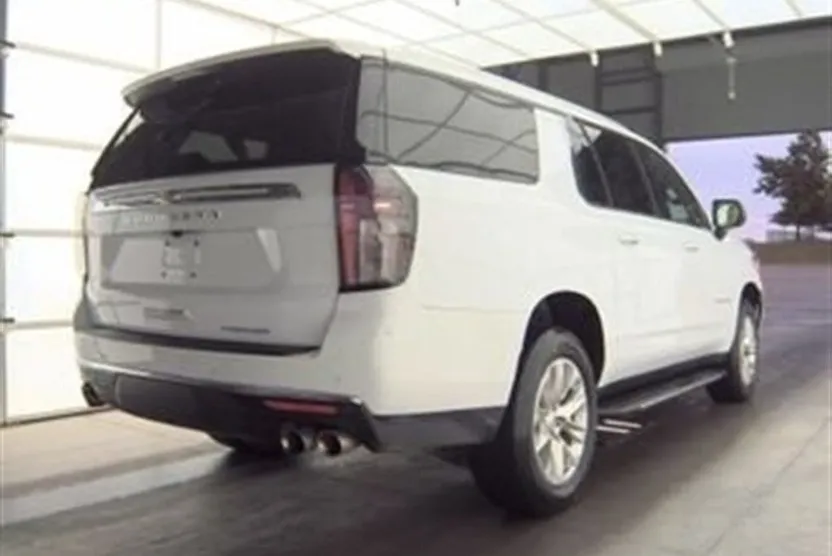 2023 Chevrolet Suburban Premier photo 1