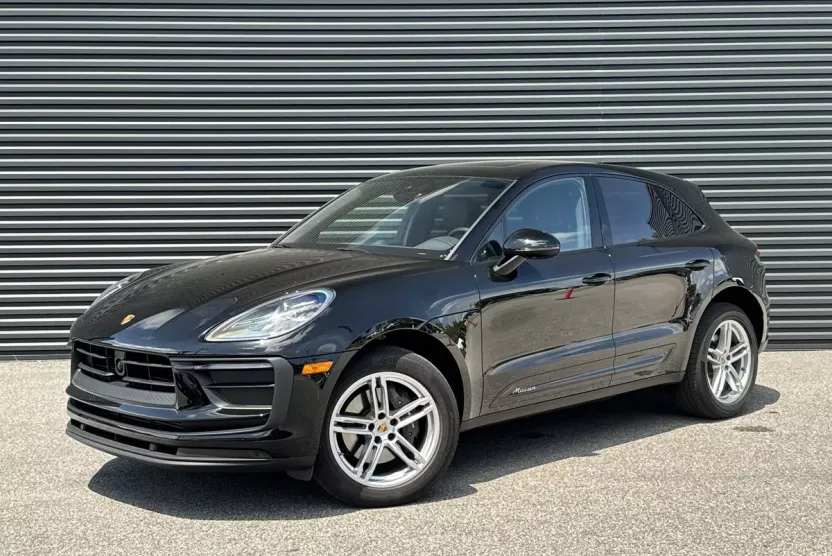 2024 Porsche Macan photo 1