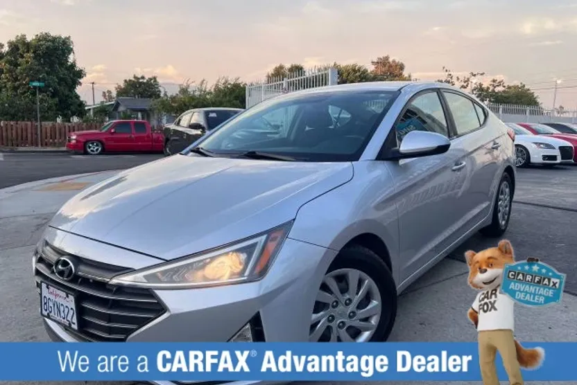 2019 Hyundai Elantra SE photo 1