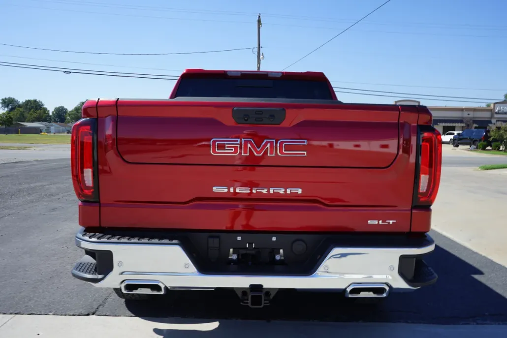 2026 Gmc Sierra 1500 SLT photo 1