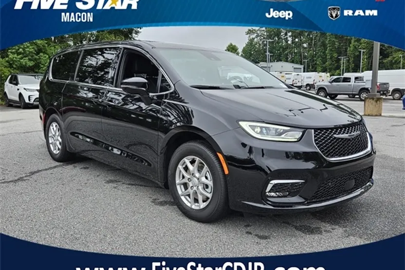 2026 Chrysler Pacifica photo 1
