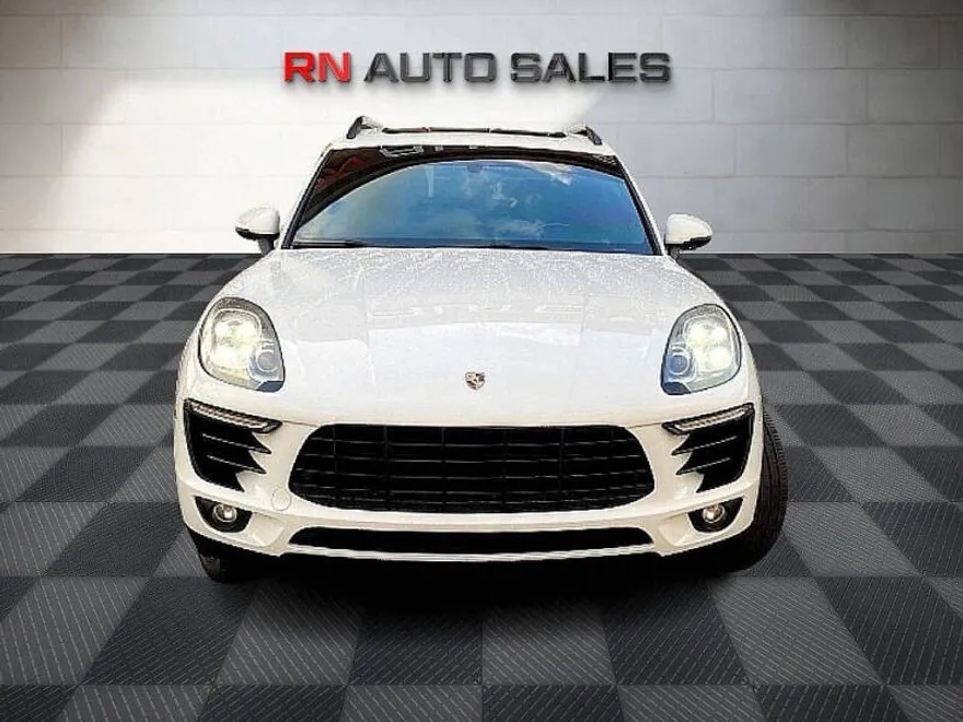 2015 Porsche Macan S photo 1