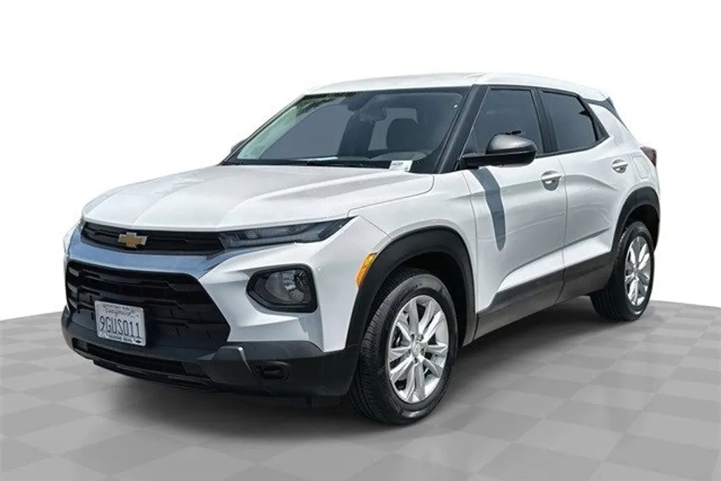 2023 Chevrolet Trailblazer LS photo 1