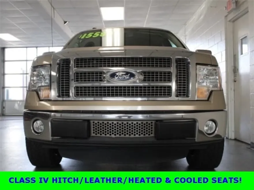 2011 Ford F-150 Lariat photo 2