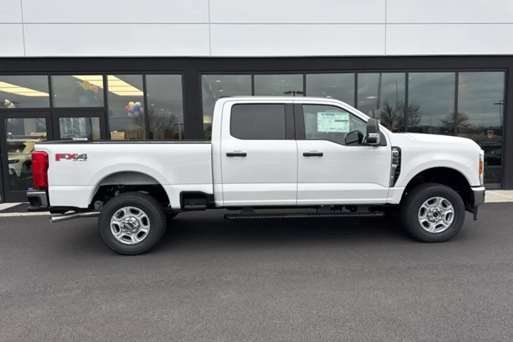 2025 Ford F-350 XLT photo 1
