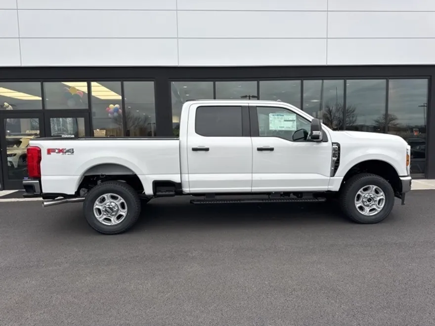 2025 Ford F-350 XLT photo 1