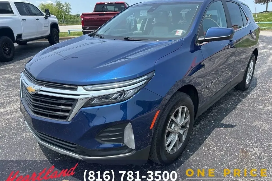 2022 Chevrolet Equinox LT photo 1