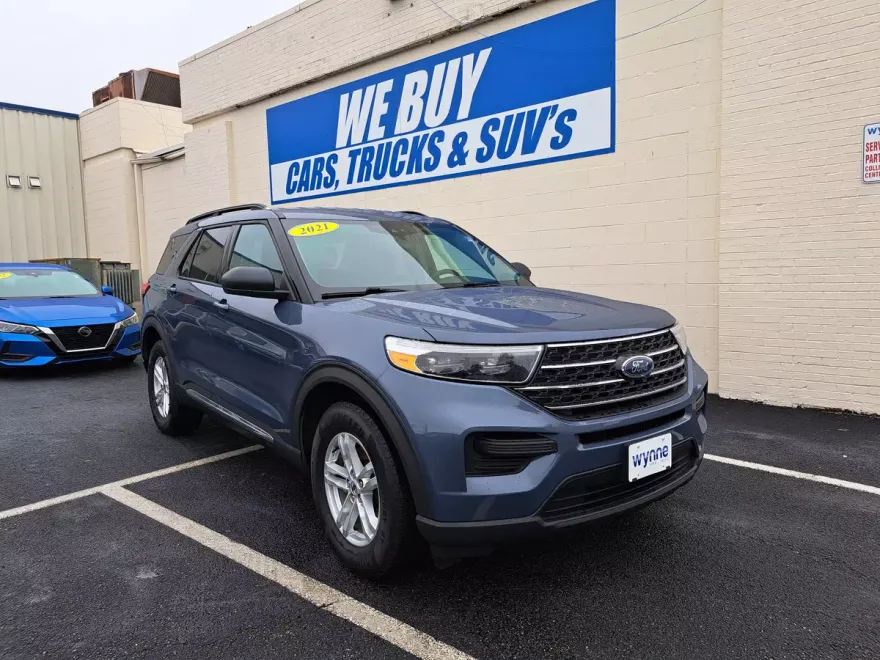 2021 Ford Explorer XLT photo 1