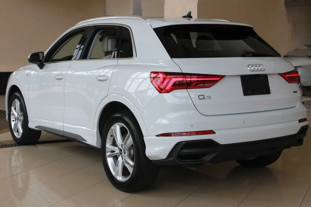 2023 Audi Q3 S line Premium Plus photo 1