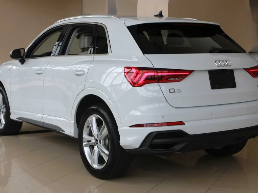 2023 Audi Q3 S line Premium Plus photo 1