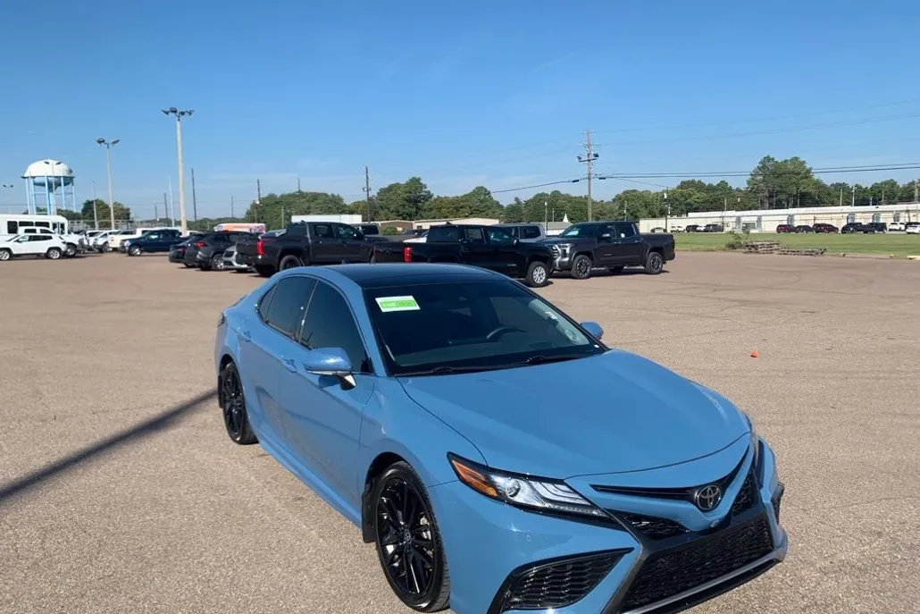 2023 Toyota Camry XSE photo 1