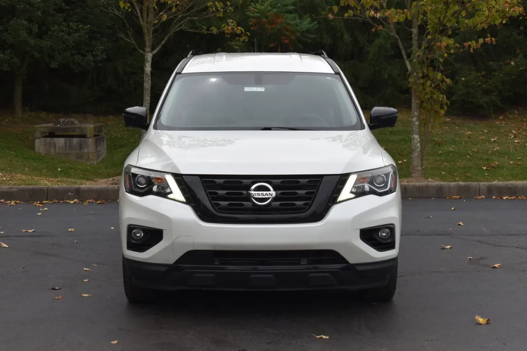 2018 Nissan Pathfinder SL photo 1