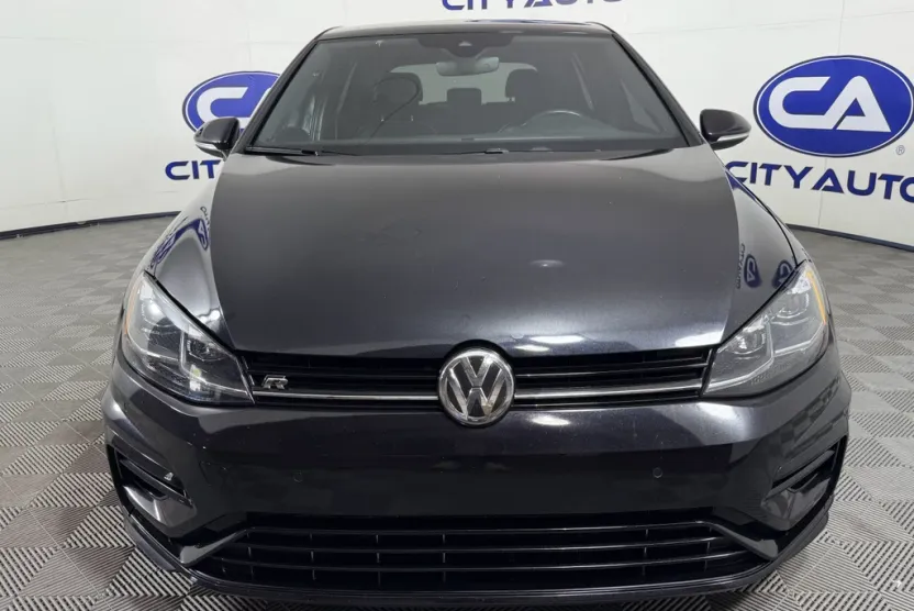 2019 Volkswagen Golf R photo 1