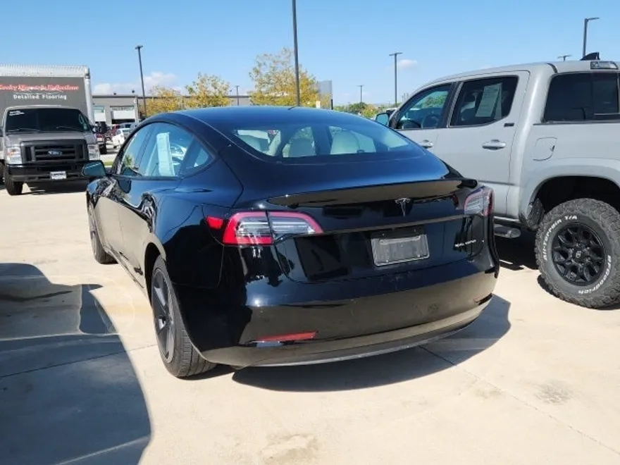 2022 Tesla Model 3 Long Range photo 1