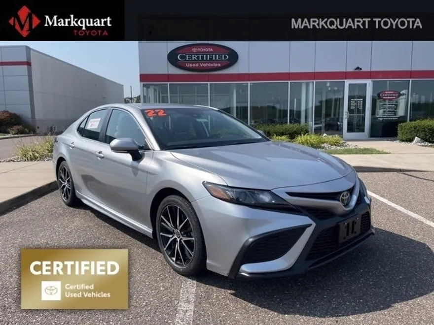 2022 Toyota Camry SE photo 1