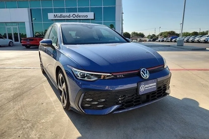 2025 Volkswagen Golf GTI SE photo 1