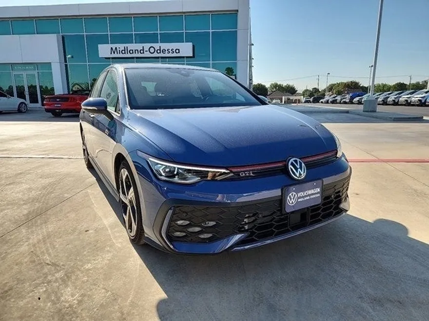 2025 Volkswagen Golf GTI SE photo 1