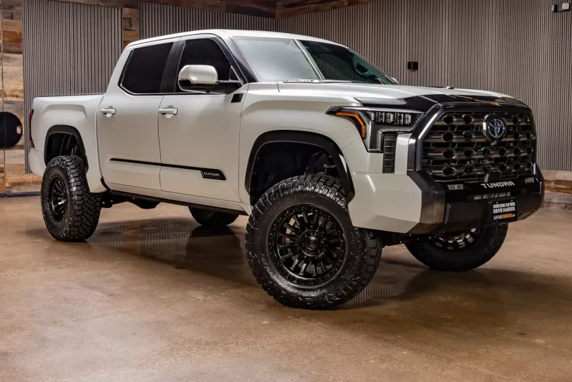2024 Toyota Tundra Platinum photo 1