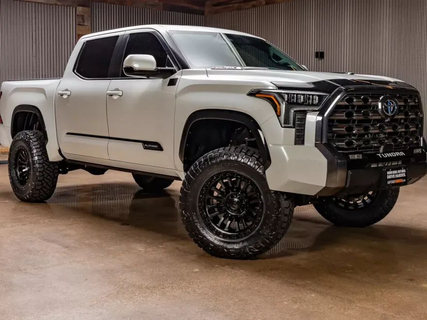 2024 Toyota Tundra Platinum photo 1