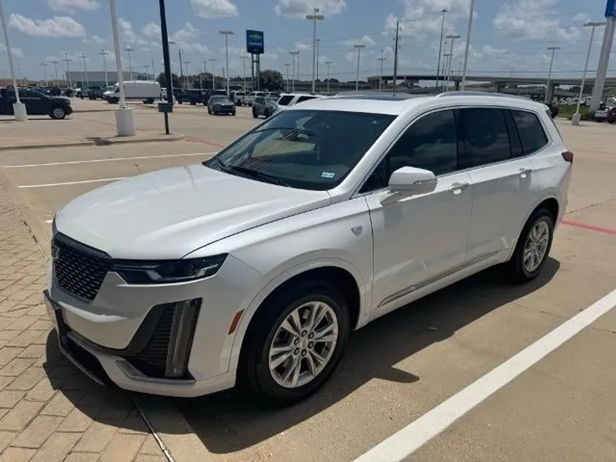 2023 Cadillac XT6 Luxury photo 1