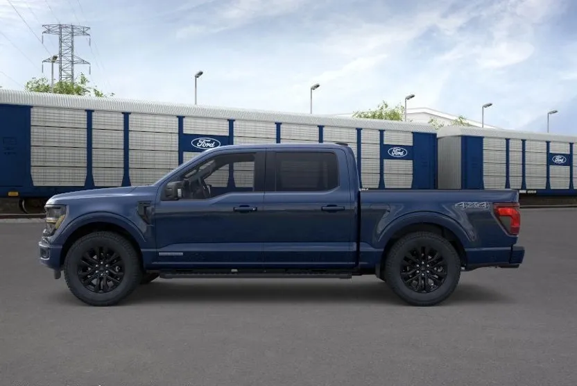 2025 Ford F-150 XLT photo 1