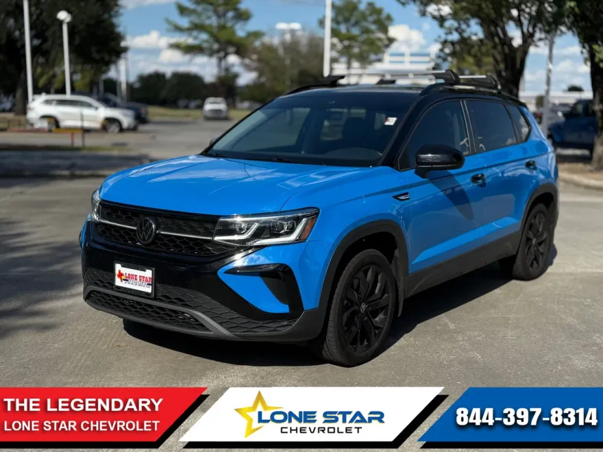 2024 Volkswagen Taos SE photo 1