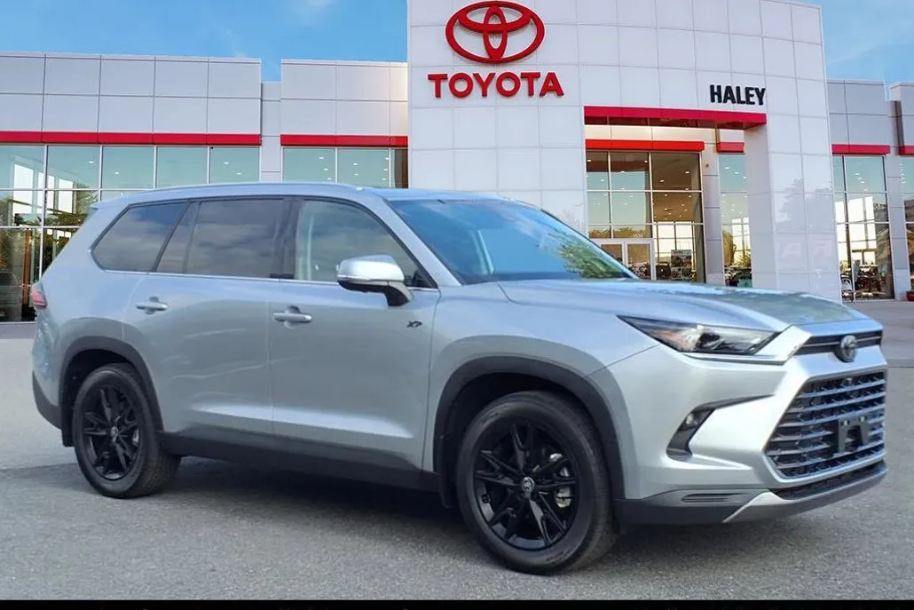 2024 Toyota Grand Highlander Limited photo 1