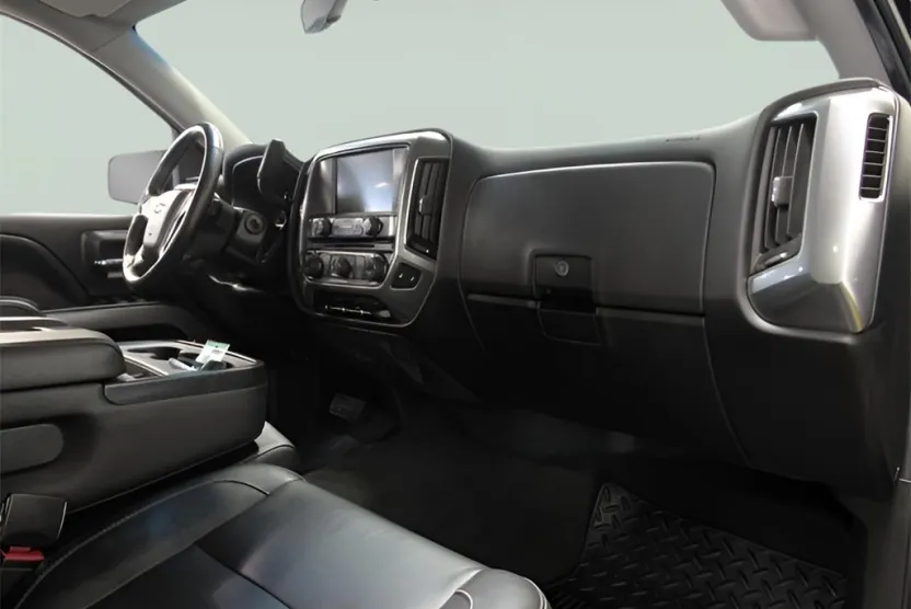 2017 Chevrolet Silverado 1500 LT photo 1