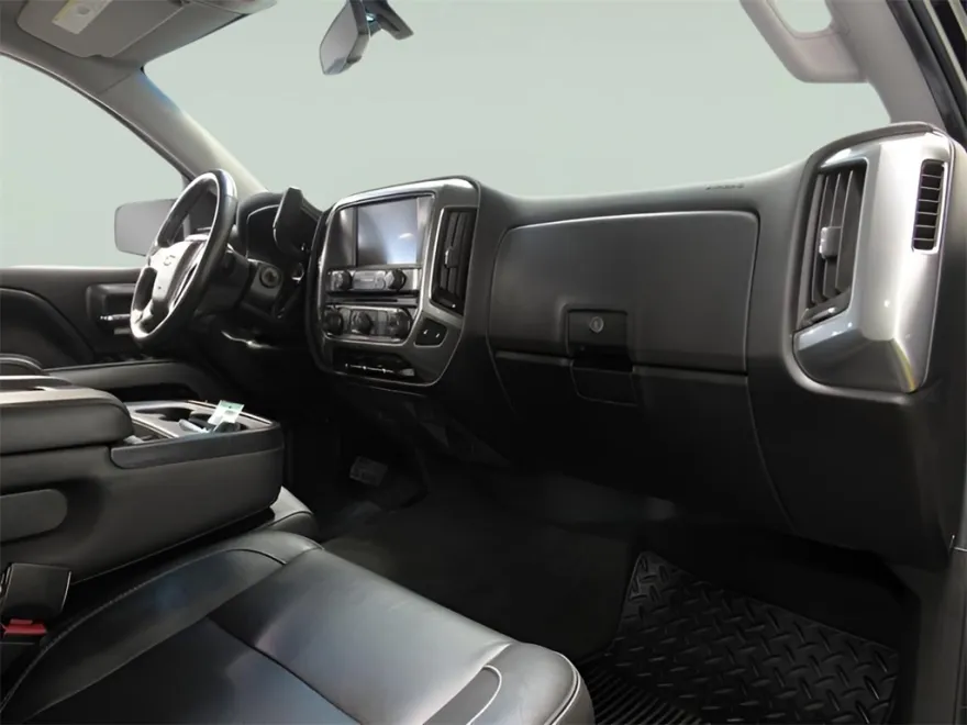 2017 Chevrolet Silverado 1500 LT photo 1