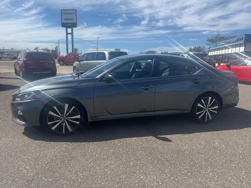 2020 Nissan Altima 2.5 SR photo 1