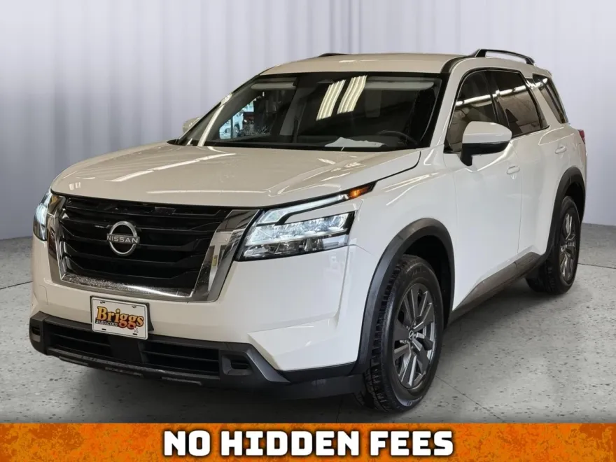 2022 Nissan Pathfinder SV photo 1