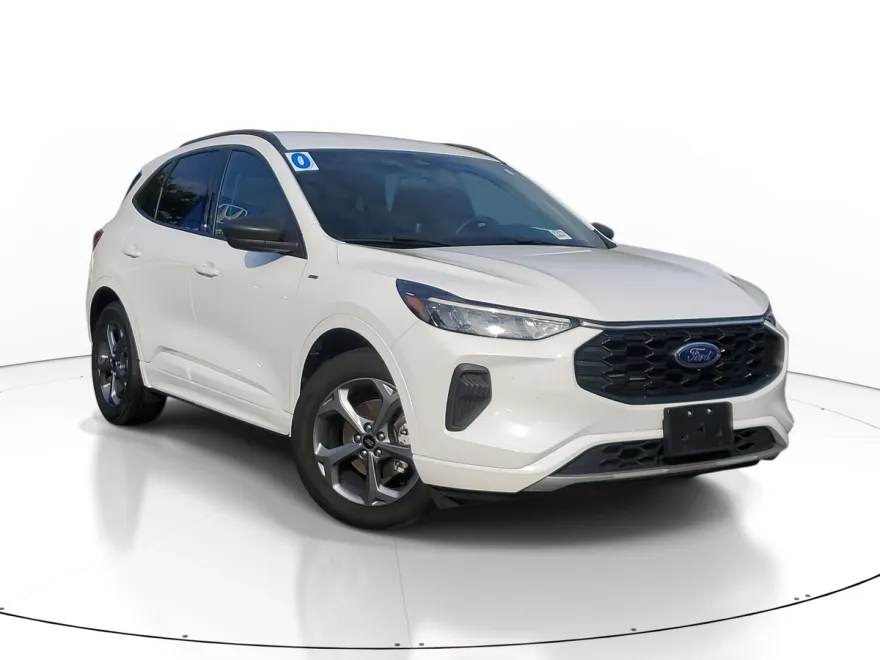 2023 Ford Escape ST-Line photo 1