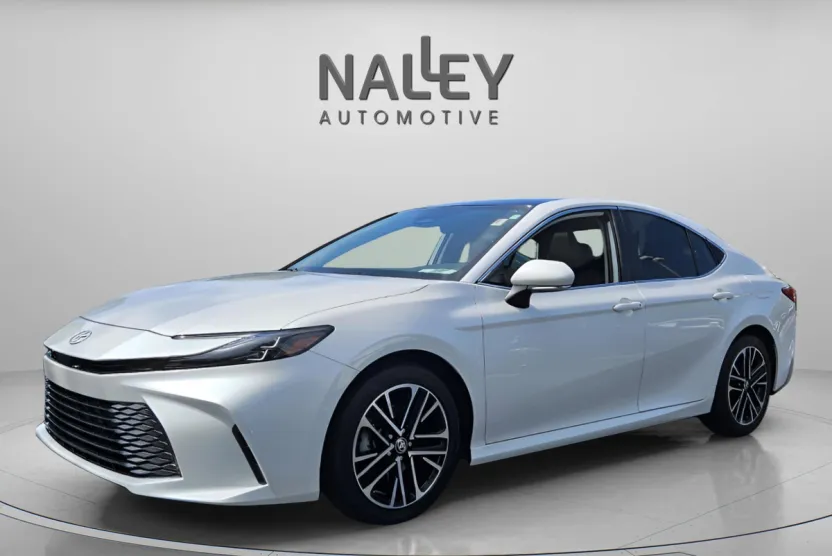 2025 Toyota Camry LE photo 1
