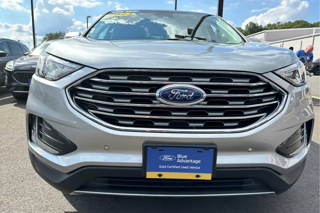 2024 Ford Edge Titanium photo 1