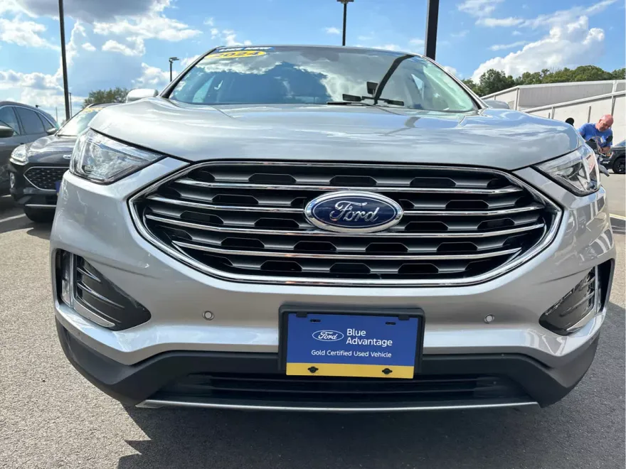 2024 Ford Edge Titanium photo 1