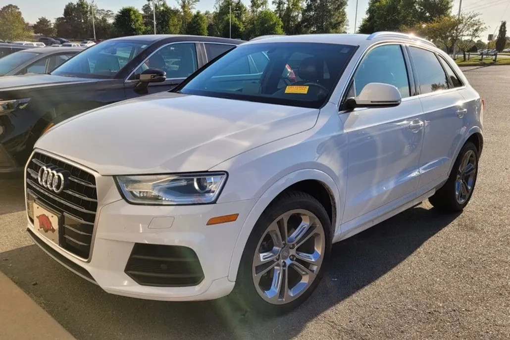 2016 Audi Q3 Premium Plus photo 1