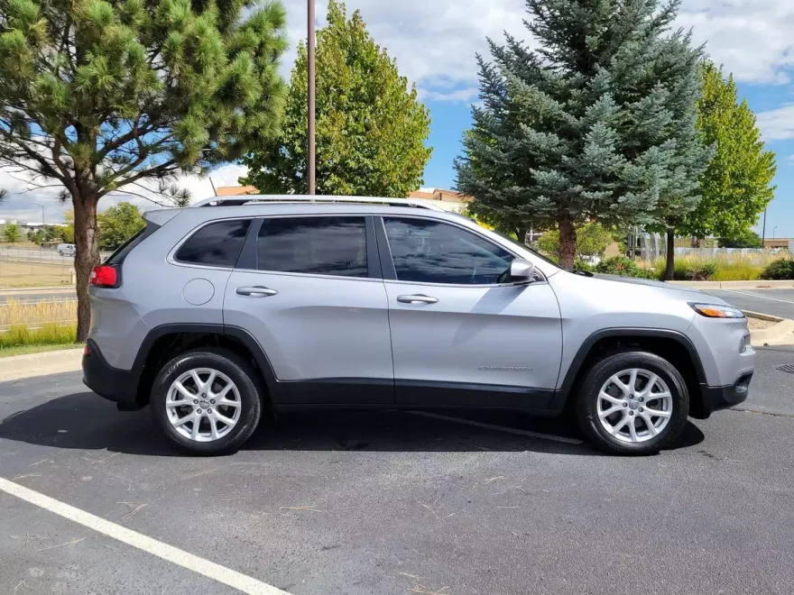 2017 Jeep Cherokee Latitude photo 1