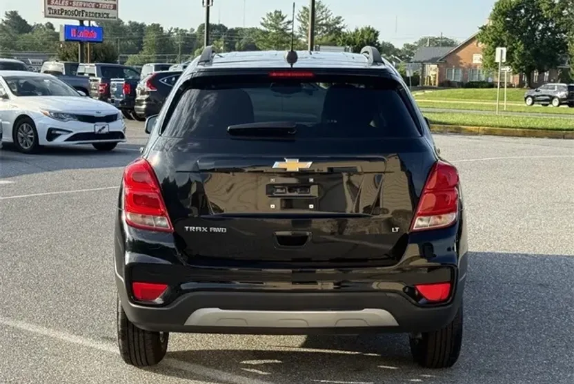 2020 Chevrolet Trax LT photo 1