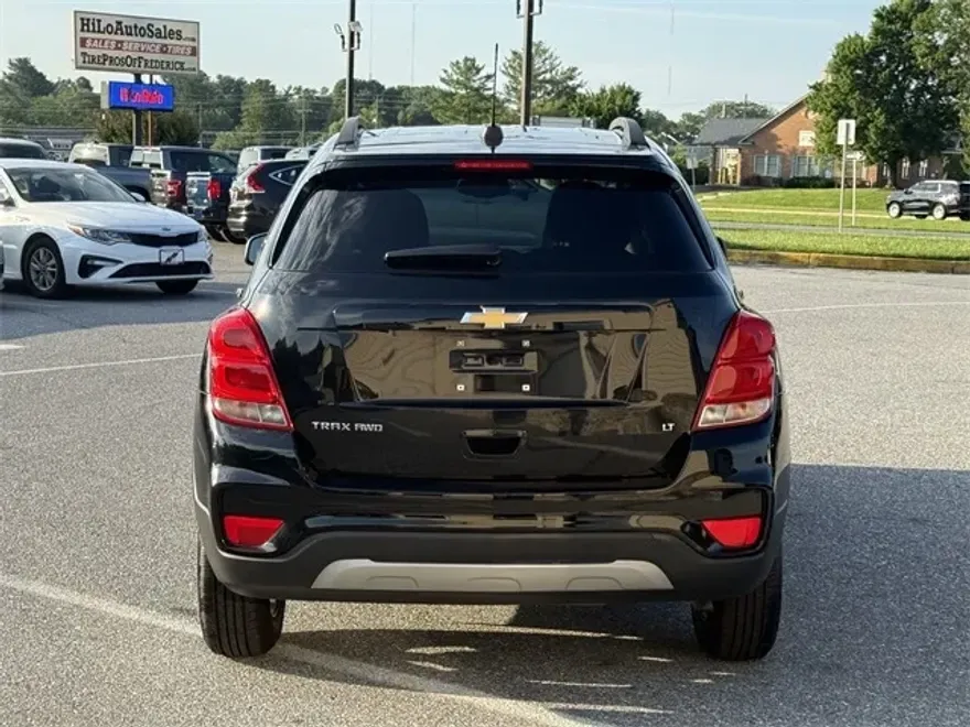 2020 Chevrolet Trax LT photo 1