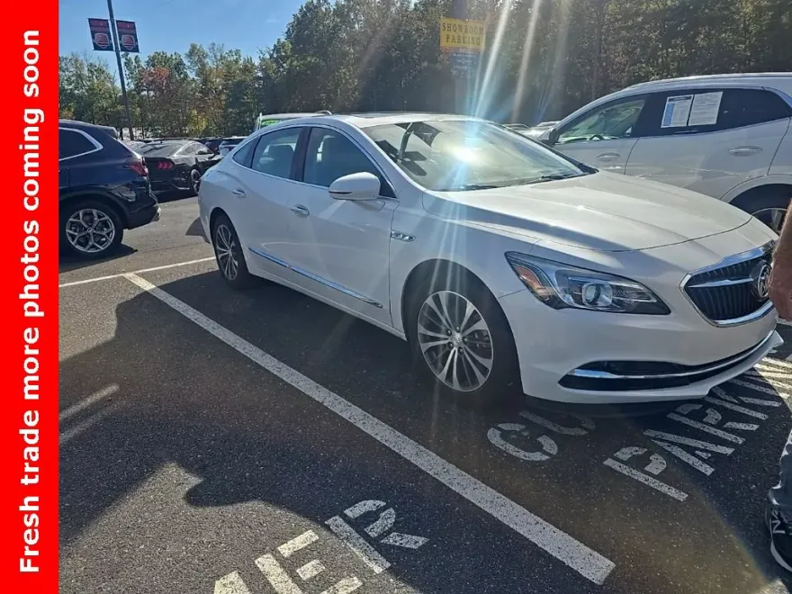 2017 Buick LaCrosse Premium photo 1