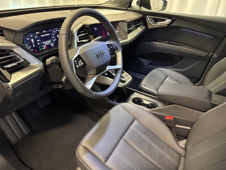 2025 Audi Q4 E-tron 55 Premium photo 1