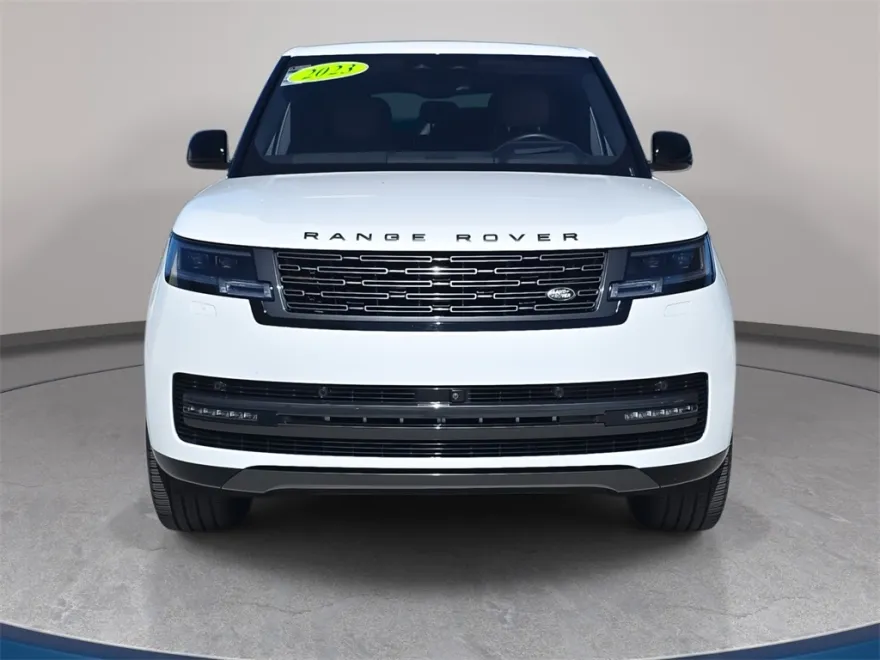 2023 Land Rover Range Rover SE photo 1