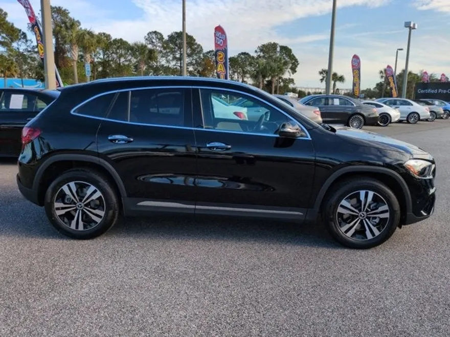 2025 Mercedes Benz GLA 250 photo 1