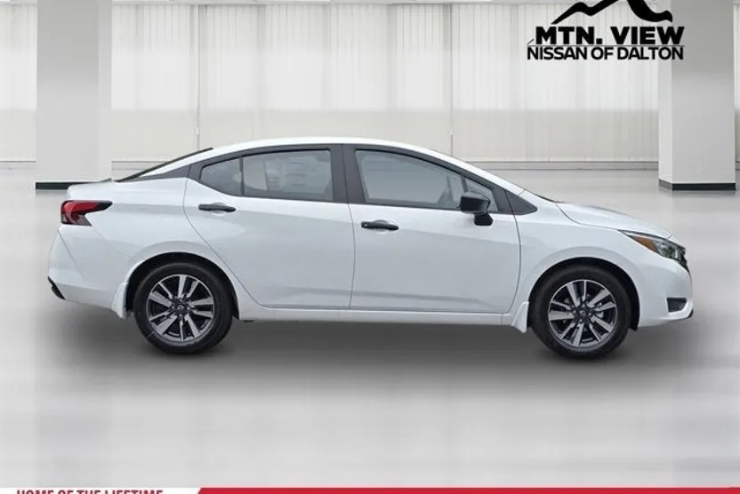 2025 Nissan Versa S photo 1
