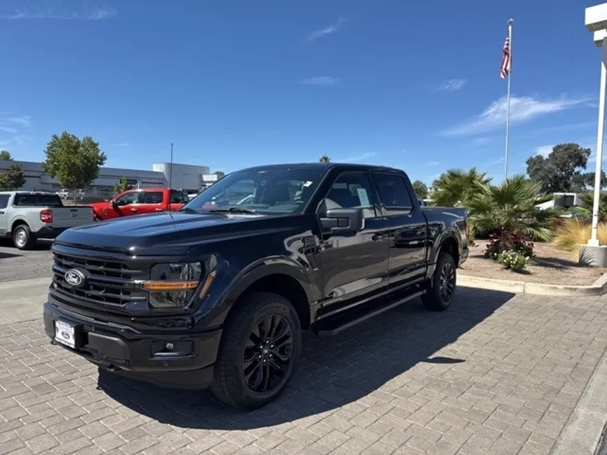2025 Ford F-150 XLT photo 1