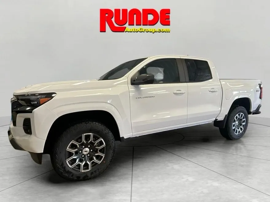 2025 Chevrolet Colorado Z71 photo 1
