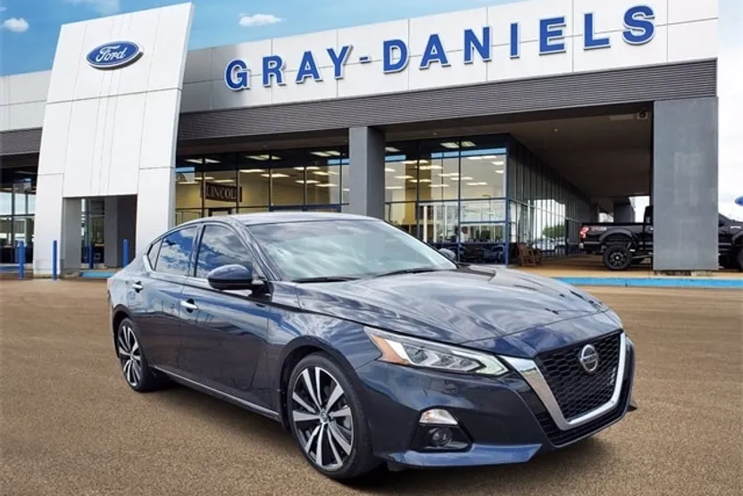 2020 Nissan Altima 2.5 Platinum photo 1