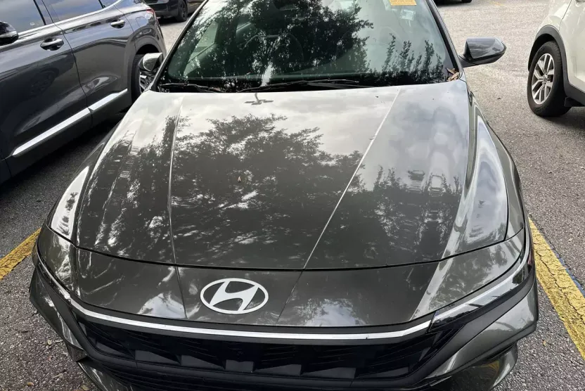 2024 Hyundai Elantra SEL photo 1
