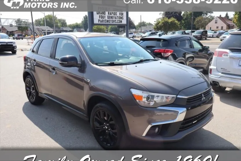 2017 Mitsubishi Outlander Sport ES photo 1