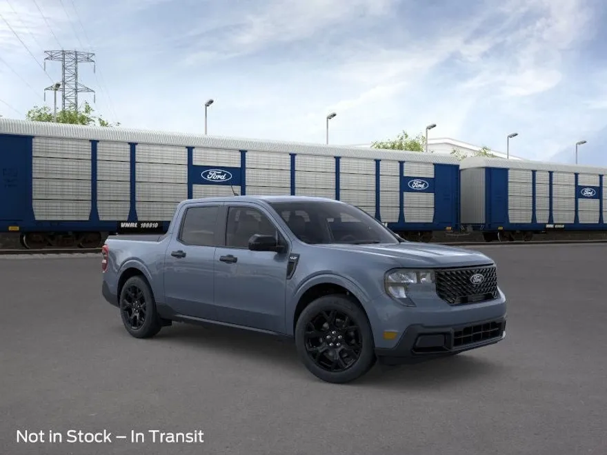 2025 Ford Maverick XLT photo 1